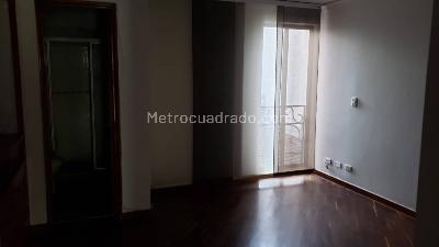 Apartamento de 3 alcobas en venta en Avenida Pinares, Pereira, 77 m² · foto 3 de 8