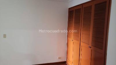 Apartamento de 3 alcobas en venta en Avenida Pinares, Pereira, 77 m² · foto 4 de 8