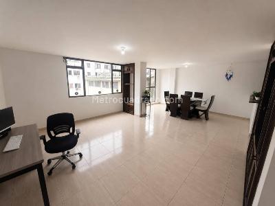 Apartamento en venta en Centro, Pereira · foto 2 de 15