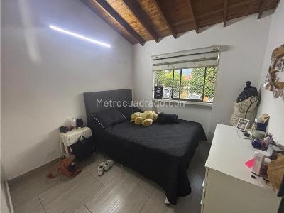 Casa de 3 alcobas en venta en Amazonia, Bello, 154 m² · foto 13 de 15