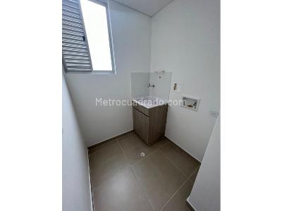 Apartamento de 3 alcobas en venta en La Doctora, Sabaneta, 74 m² · foto 2 de 18