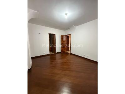 Casa de 4 alcobas en venta en El Tesoro, Medellín, 679 m² · foto 8 de 20