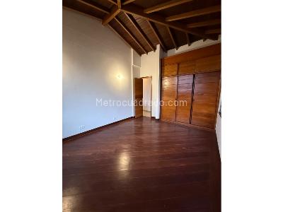 Casa de 4 alcobas en venta en El Tesoro, Medellín, 679 m² · foto 10 de 20