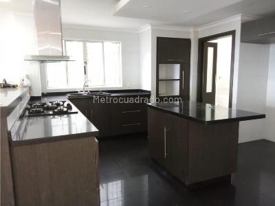 Casa de 5 alcobas en venta en El Tesoro, Medellín, 430 m² · foto 2 de 20