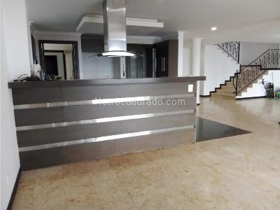 Casa de 5 alcobas en venta en El Tesoro, Medellín, 430 m² · foto 3 de 20