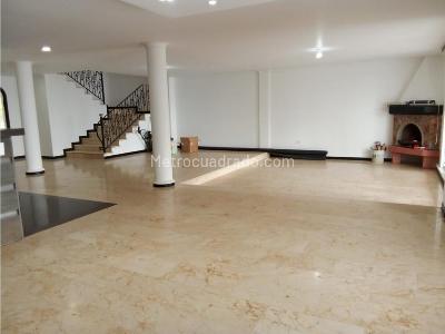 Casa de 5 alcobas en venta en El Tesoro, Medellín, 430 m² · foto 7 de 20