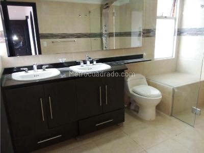 Casa de 5 alcobas en venta en El Tesoro, Medellín, 430 m² · foto 19 de 20