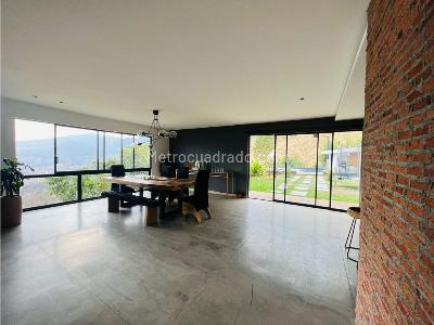 Casa de 5 alcobas en venta en Norte America, Bello, 390 m² · foto 8 de 20