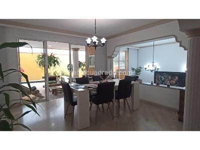 Casa de 5 alcobas en venta en Las Palmas, Medellín, 380 m² · foto 2 de 20