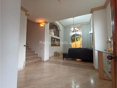 Casa de 5 alcobas en venta en Las Palmas, Medellín, 380 m² · foto 6 de 20