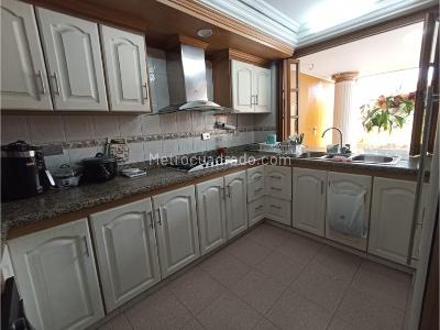 Casa de 5 alcobas en venta en Las Palmas, Medellín, 380 m² · foto 9 de 20