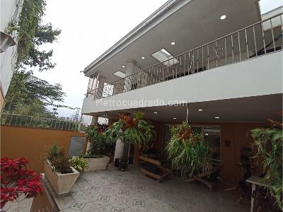 Casa de 5 alcobas en venta en Las Palmas, Medellín, 380 m² · foto 18 de 20
