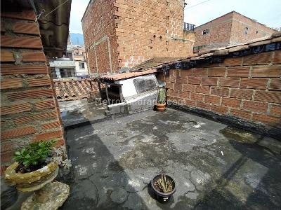 Casa de 4 alcobas en venta en Barrio Nuevo, Bello, 120 m² · foto 11 de 12