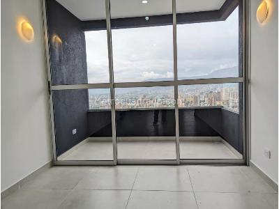 Apartamento de 2 alcobas en venta en Aves Maria, Sabaneta, 85 m² · foto 3 de 12