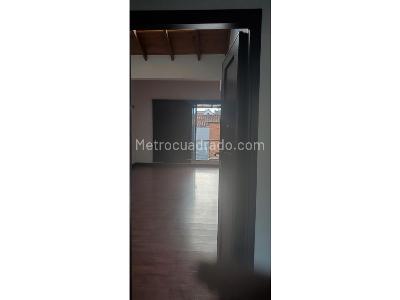 Casa de 5 alcobas en venta en Las Flores, Envigado, 286 m² · foto 3 de 14