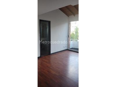 Casa de 5 alcobas en venta en Las Flores, Envigado, 286 m² · foto 4 de 14