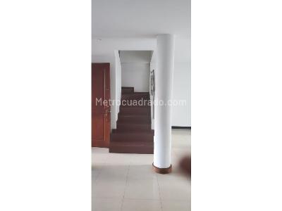 Casa de 5 alcobas en venta en Las Flores, Envigado, 286 m² · foto 6 de 14