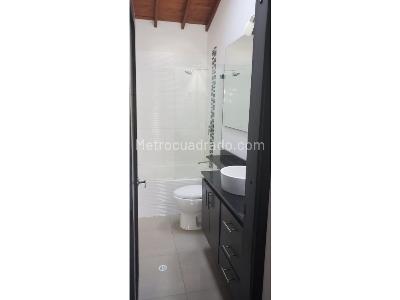 Casa de 5 alcobas en venta en Las Flores, Envigado, 286 m² · foto 14 de 14
