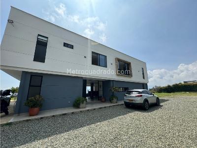 Casa de 4 alcobas en venta en Navarra Bello, Bello, 394 m² · foto 6 de 20