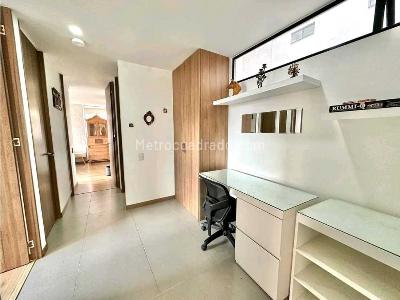 Apartamento de 4 alcobas en venta en Loma Del Escobero, Envigado, 116 m² · foto 5 de 10