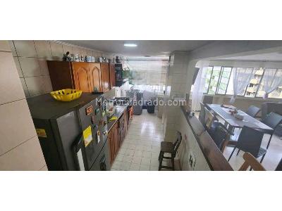 Apartamento en venta en La Candelaria, Medellín · foto 2 de 18