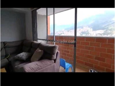 Apartamento de 3 alcobas en venta en Niquia, Bello, 68 m² · foto 2 de 12