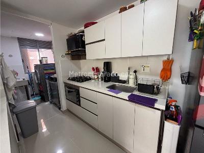 Apartamento de 3 alcobas en venta en Aves Marias, Sabaneta, 107 m² · foto 7 de 17