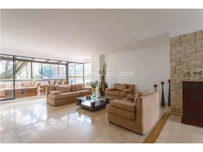 Apartamento de 4 alcobas en venta en Los Naranjos, Medellín, 175 m² · foto 4 de 13