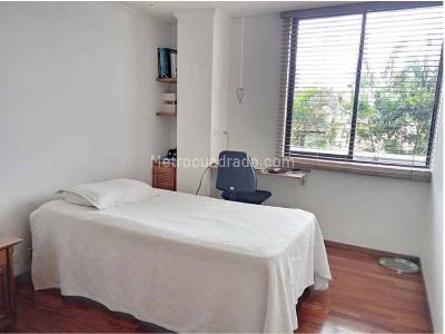 Apartamento de 4 alcobas en venta en Los Naranjos, Medellín, 175 m² · foto 9 de 13
