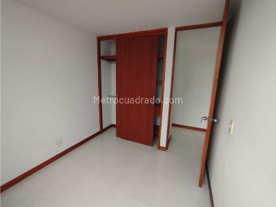 Apartamento en venta en Portal De Ditaires, Itagüí · foto 7 de 13