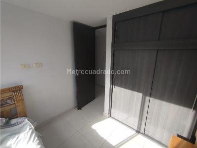 Apartamento de 3 alcobas en venta en Niquia, Bello, 70 m² · foto 8 de 16