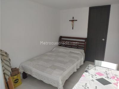 Apartamento de 3 alcobas en venta en Niquia, Bello, 70 m² · foto 9 de 16