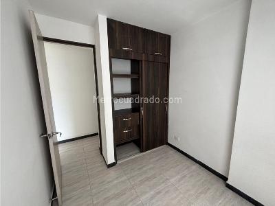 Apartamento de 3 alcobas en venta en Niquia, Bello, 72 m² · foto 10 de 15