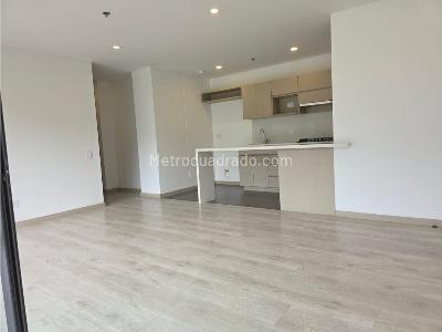 Apartamento de 2 alcobas en venta en El Poblado, Medellín, 78 m² · foto 2 de 9