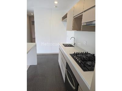 Apartamento de 2 alcobas en venta en El Poblado, Medellín, 78 m² · foto 3 de 9