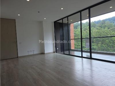 Apartamento de 2 alcobas en venta en El Poblado, Medellín, 78 m² · foto 4 de 9