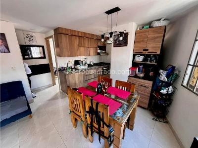 Apartamento de 3 alcobas en venta en Cabañas, Bello, 118 m² · foto 2 de 12