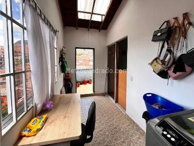 Apartamento de 3 alcobas en venta en Cabañas, Bello, 118 m² · foto 5 de 12