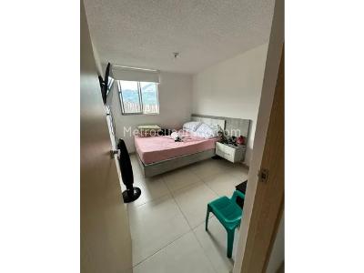 Apartamento de 3 alcobas en venta en Amazonia, Bello, 72 m² · foto 3 de 8