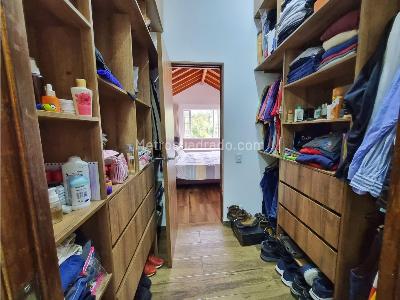 Casa de 4 alcobas en venta en Loma Del Escobero, Envigado, 140 m² · foto 8 de 17