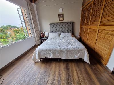 Casa de 4 alcobas en venta en Loma Del Escobero, Envigado, 140 m² · foto 13 de 17