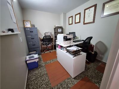 Casa de 4 alcobas en venta en Loma Del Escobero, Envigado, 140 m² · foto 14 de 17