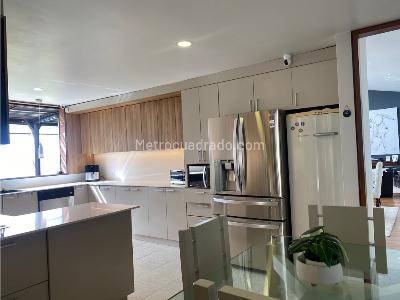 Apartamento de 4 alcobas en venta en Las Palmas, Medellín · foto 3 de 15