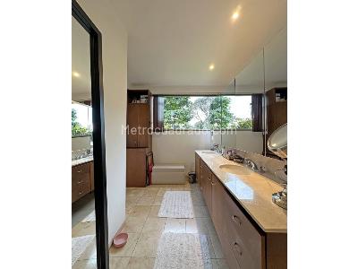 Apartamento de 4 alcobas en venta en Las Palmas, Medellín · foto 10 de 15