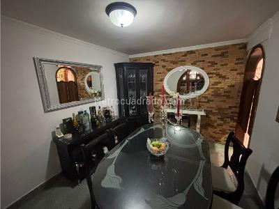 Casa de 4 alcobas en venta en Cabañitas, Bello, 128 m² · foto 2 de 13