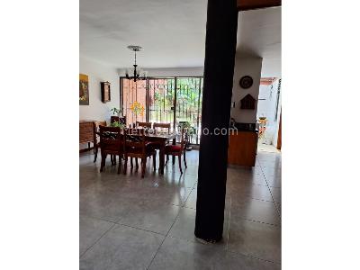 Casa de 3 alcobas en venta en El Poblado, Medellín, 255 m² · foto 4 de 20