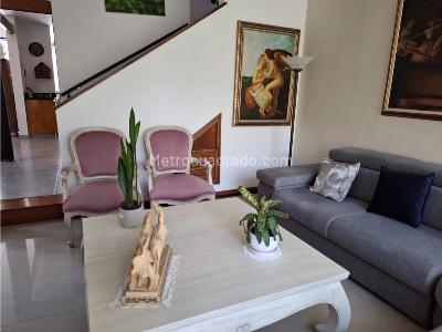 Casa de 3 alcobas en venta en El Poblado, Medellín, 255 m² · foto 13 de 20