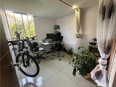 Apartamento de 3 alcobas en venta en Madera, Bello, 65 m² · foto 8 de 12