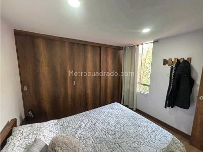 Apartamento de 3 alcobas en venta en Madera, Bello, 65 m² · foto 10 de 12