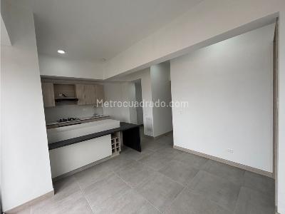 Apartamento de 1 alcoba en venta en Bello, Bello, 47 m² · foto 2 de 14